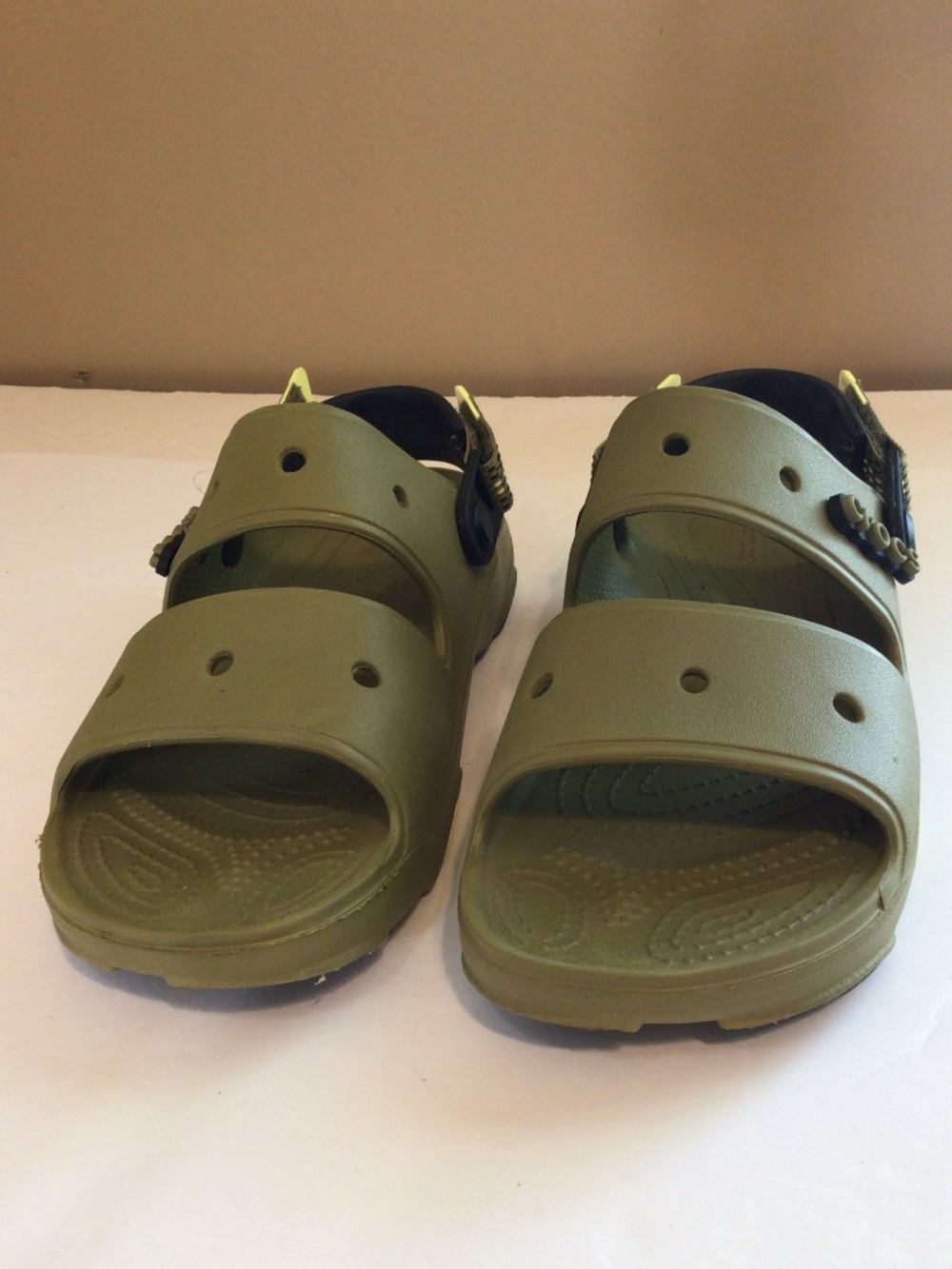 crocs all terrain sandals w8 green hook and loop casual outdoor sports comfort